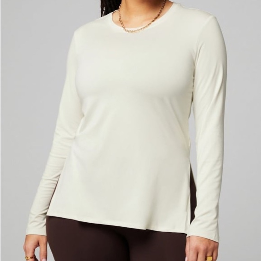 Fabletics Dry-Flex Cream Long-Sleeve Tunic Medium